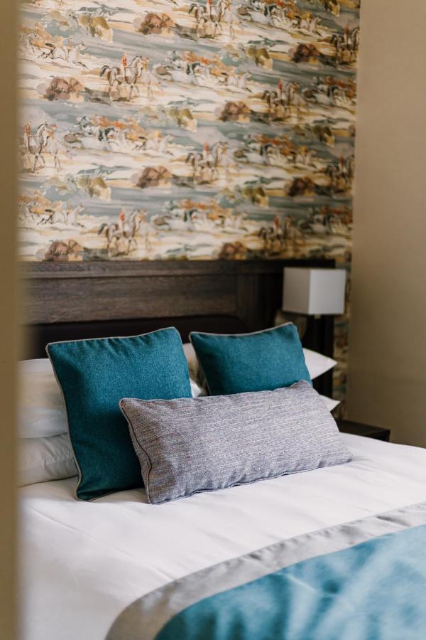 The Bull Hotel Stony Stratford Extérieur photo