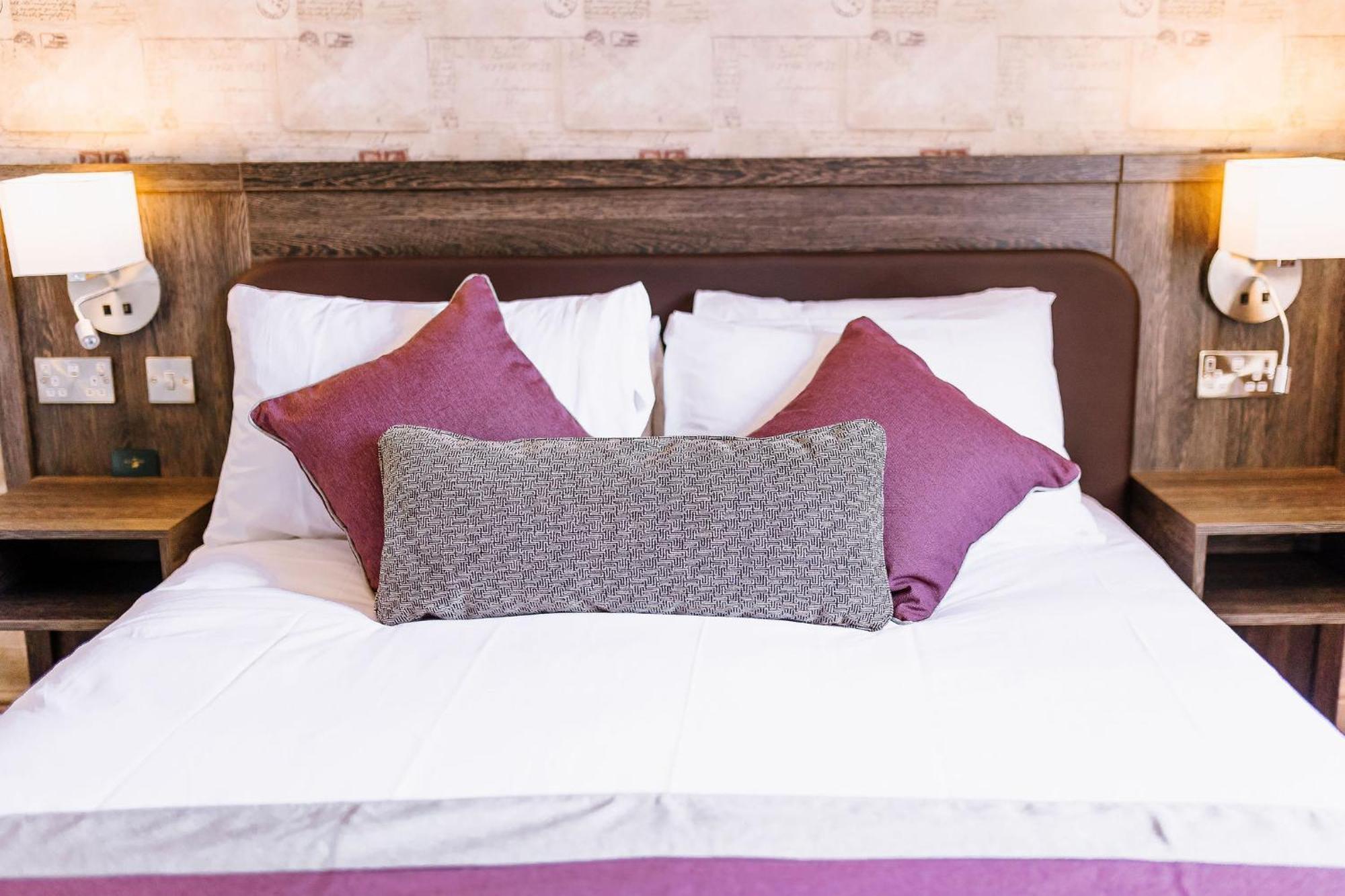 The Bull Hotel Stony Stratford Extérieur photo